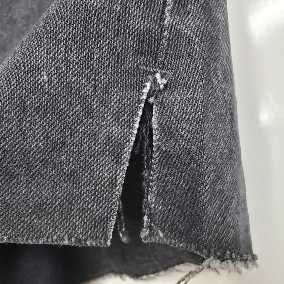 ZARA Washed Black Raw Cut Hem High Rise Cotton Denim Shorts Size 10 Button Fly - Picture 4 of 8